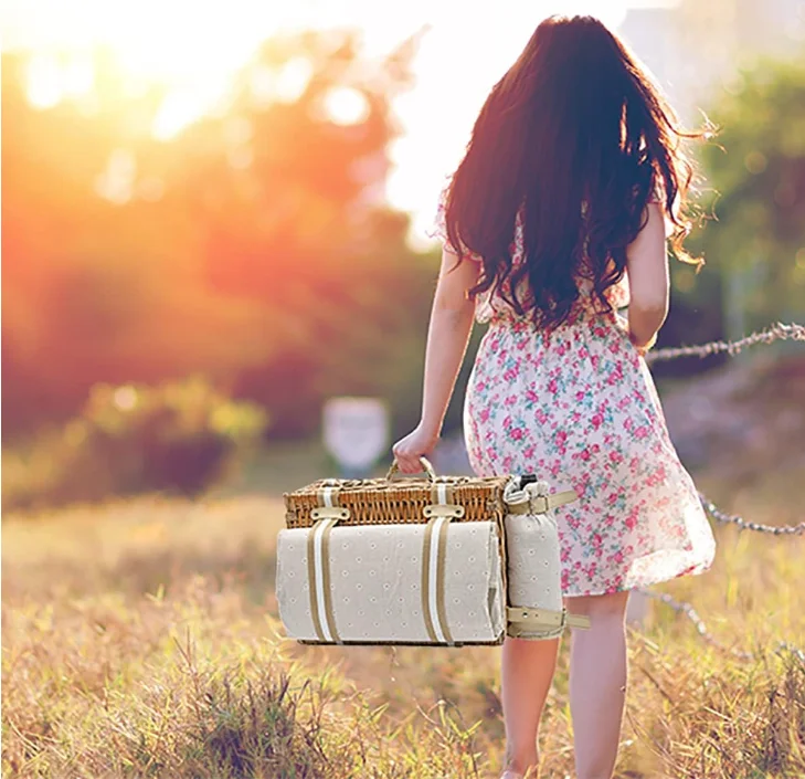 Factory Direct Picnic Basket Set with Insulated Liner and Waterproof Picnic Blanket Wine Bag Large Wicker Picnic Basket