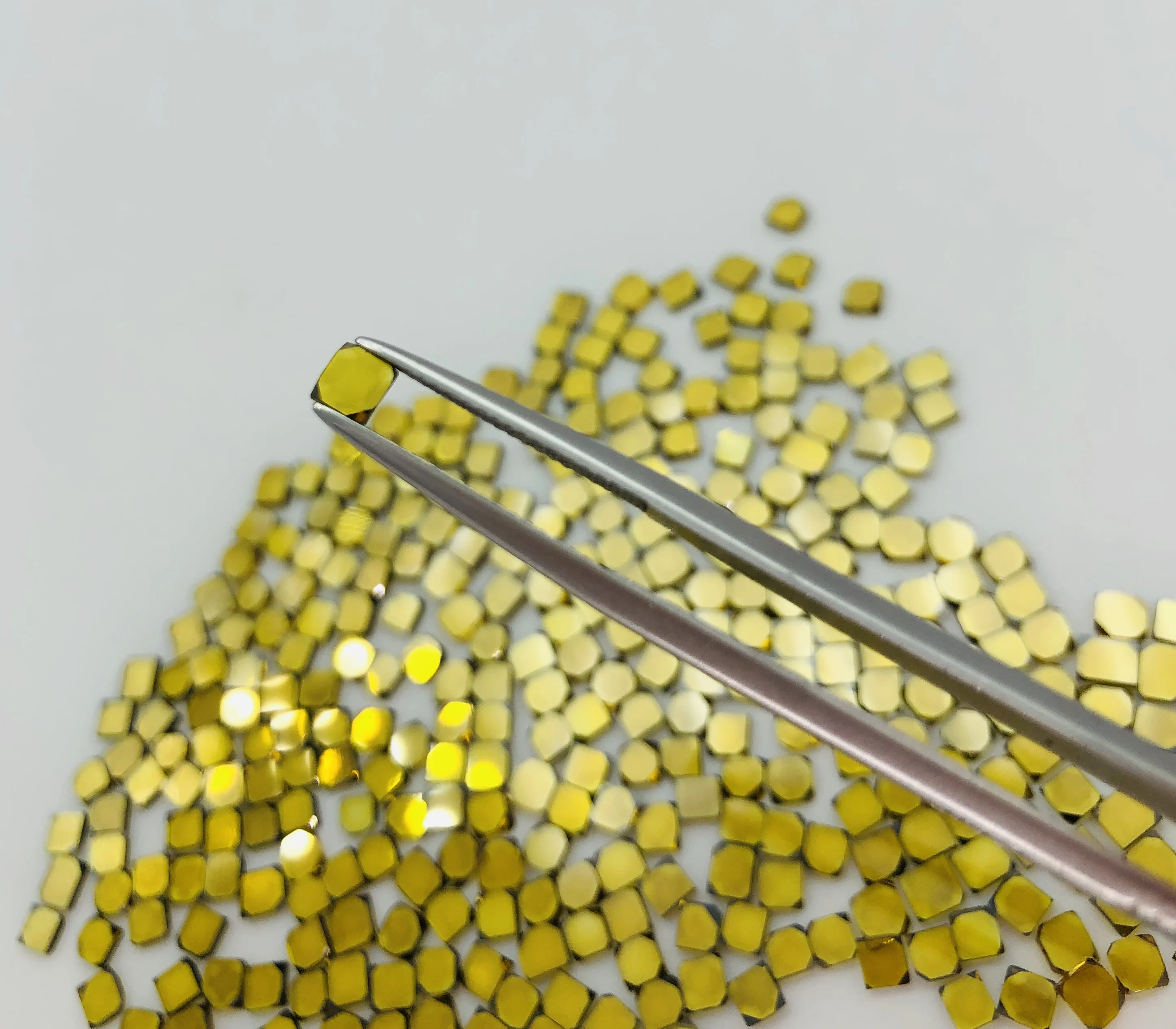 lab grown diamond MCD/CVD Yellow diamond single crystals are used in grinding and polishing for industrial use hthp