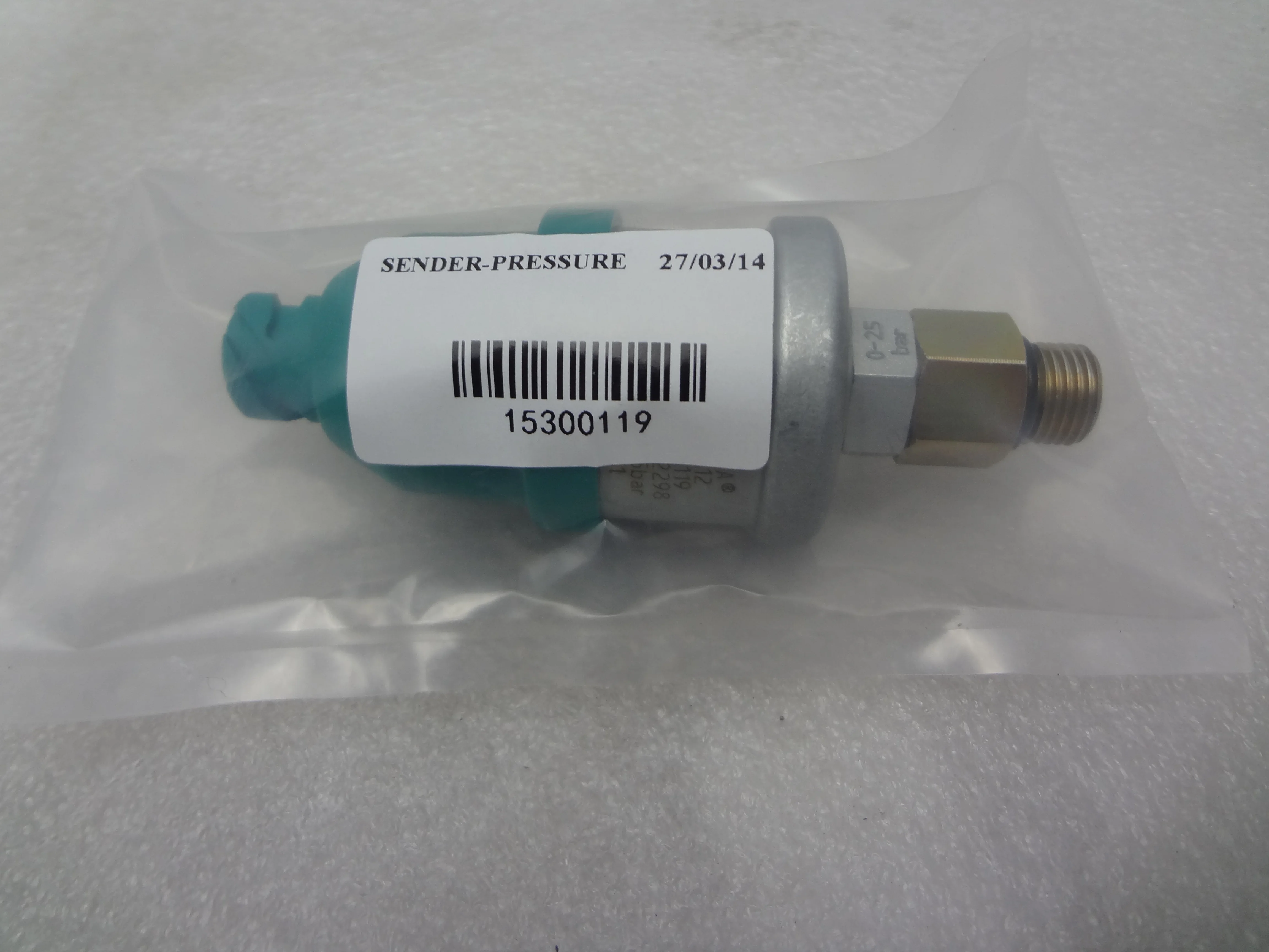 Датчик давления масла NHL/TEREX TR45/TR60/TR70 /TR100 15300119