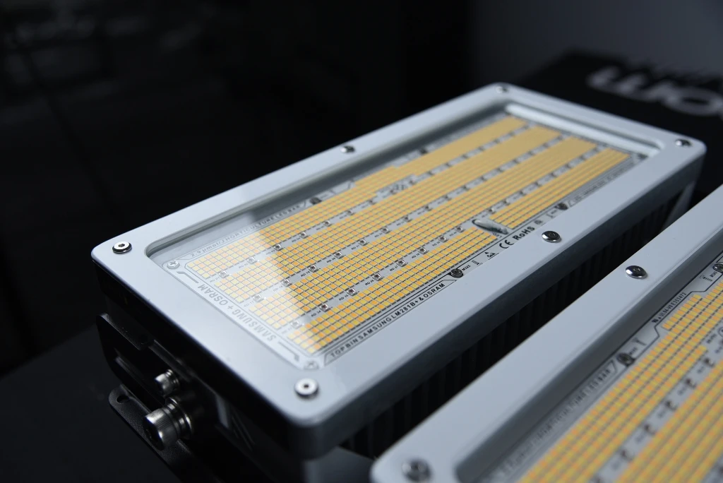 2023 Newest HortiBloom 1930e Commercial Horticulture full spectrum led grow light Solux 650w