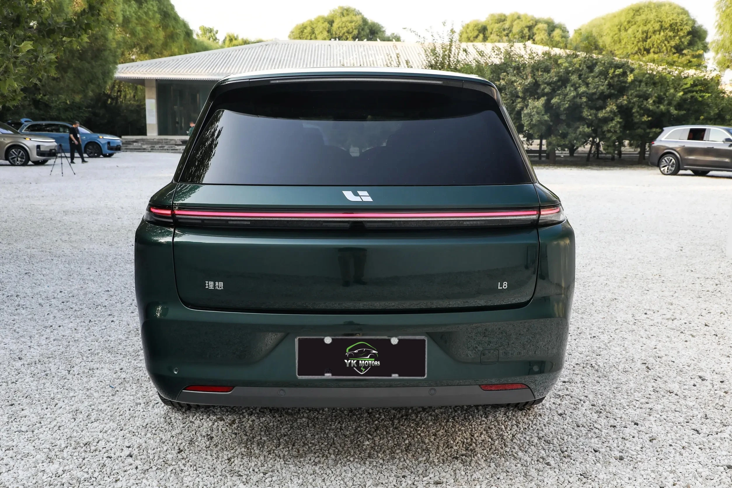 2024 Leading Ideal L8 Max 210km SUV Lixiang 5-door 6-seater 210km/h Range Hybrid Car REEV