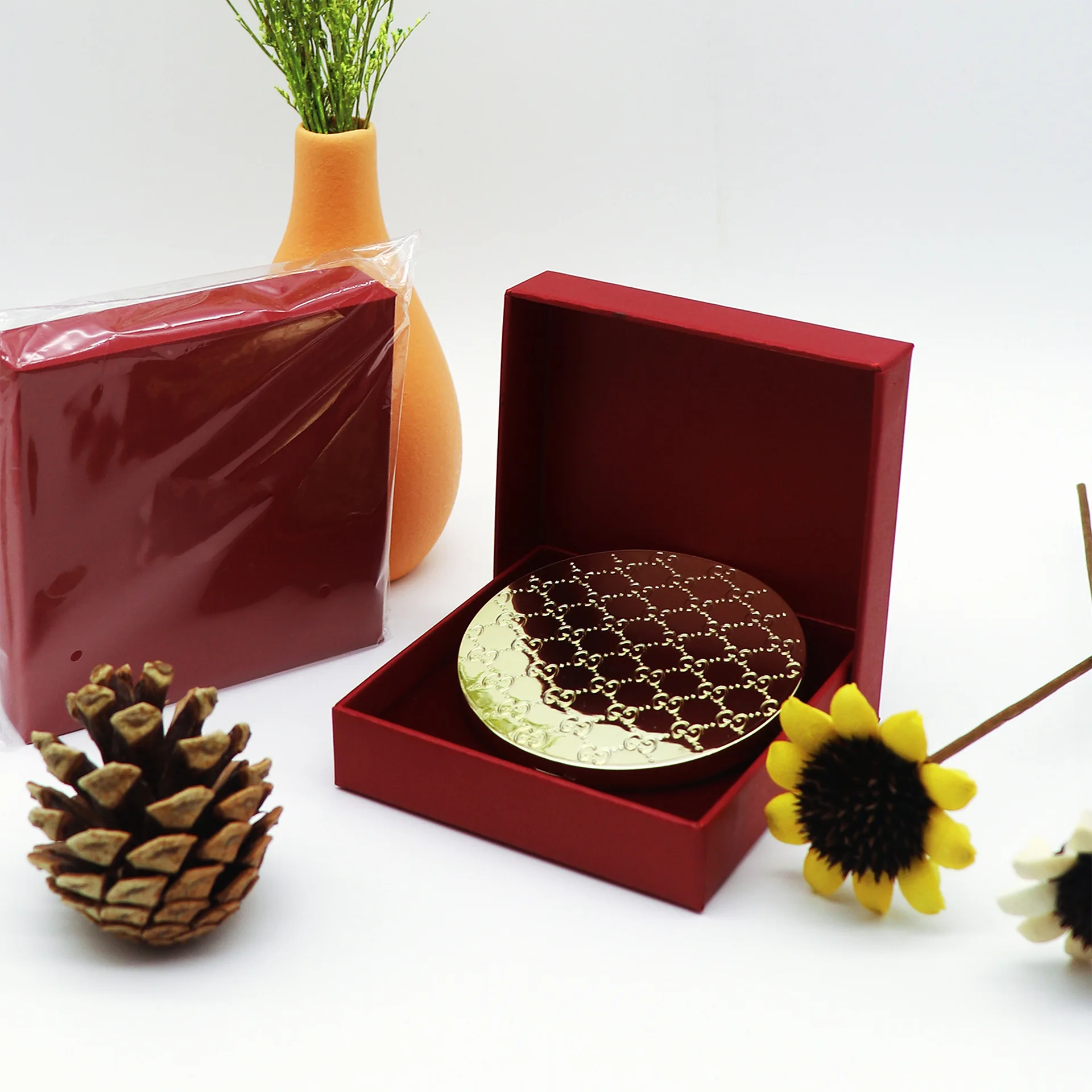 Gucc Новое рекламное Подарочное металлическое Золотое карманное зеркало косметическое круглое складное с выгравирующим узором в упаковке