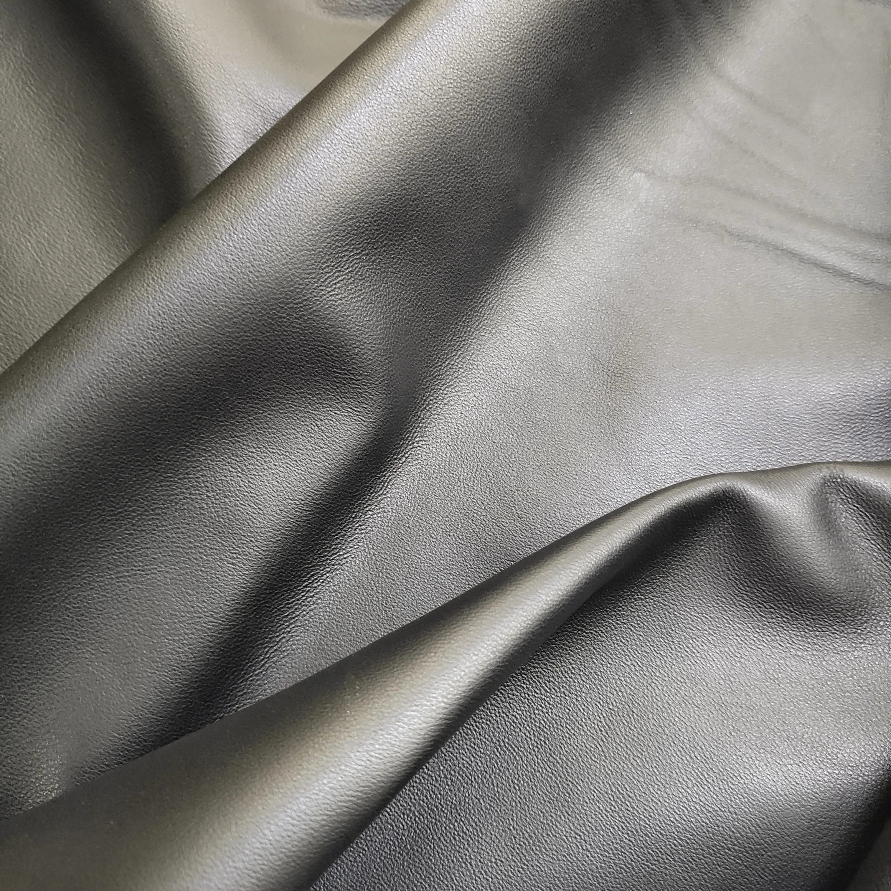 Black glossy soft sheepskin genuine full grain leather for garment material