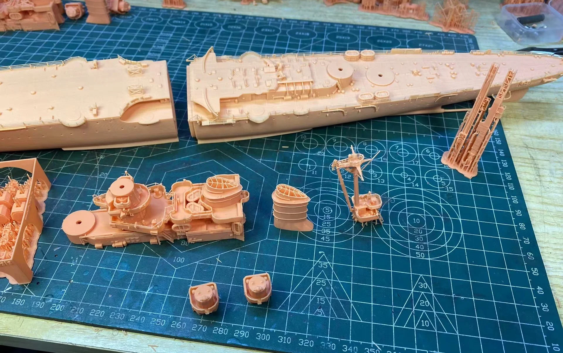 3D printed kits 1/350 Italian Duca degli Abruzzi class cruisers (full hull)
