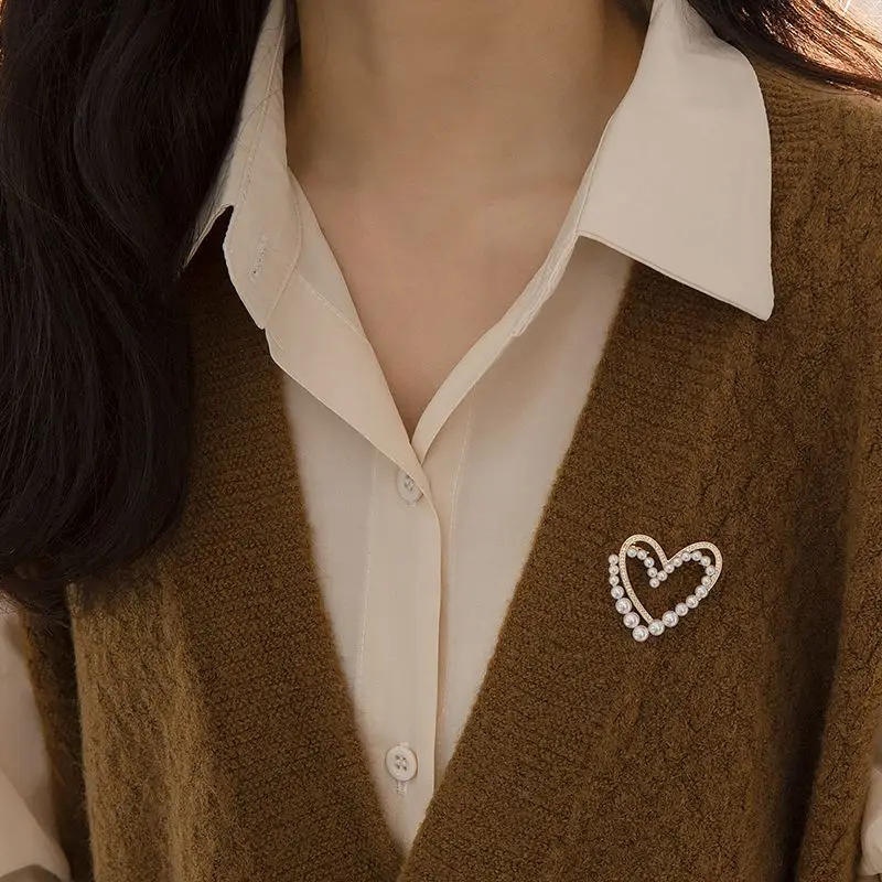 Брошь с жемчугом