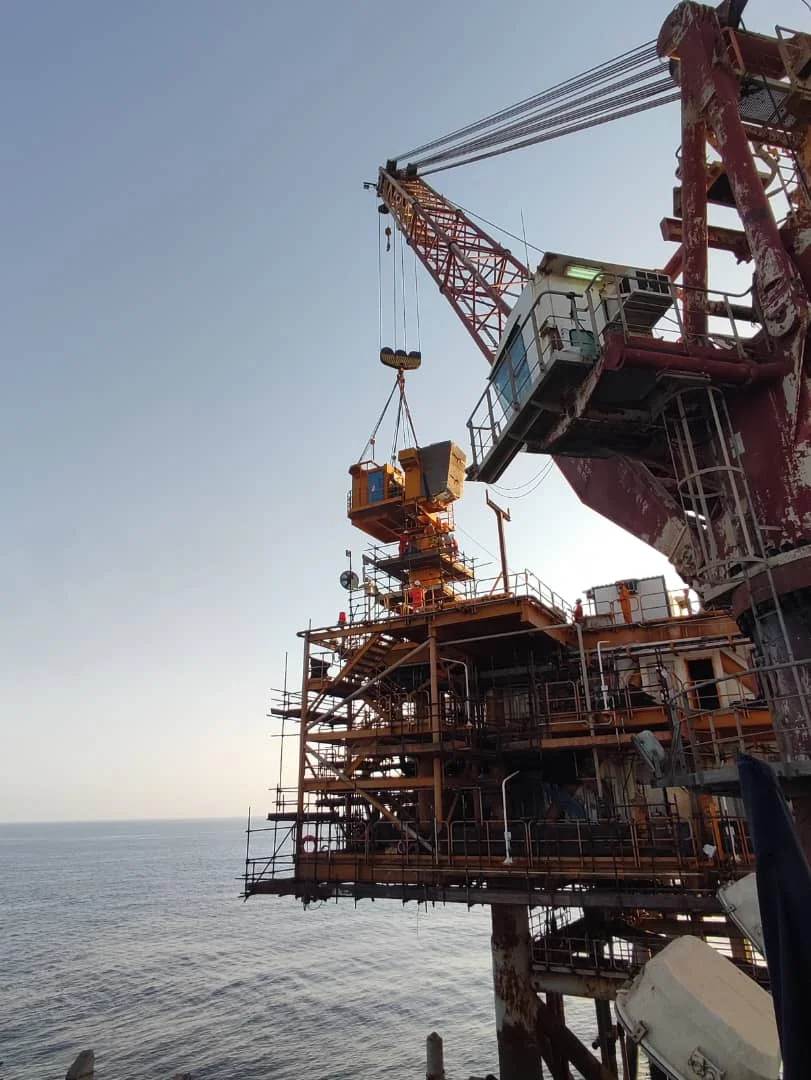Truss Boom Pedestal Crane Offshore Crane Installed on Ship Deck or Seaport or Marine Platform