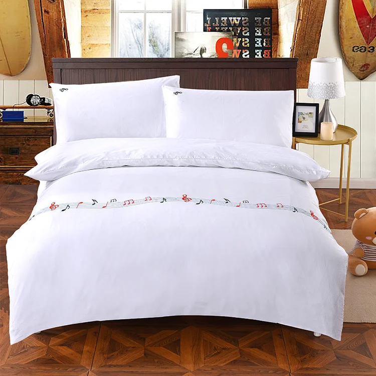 
High Quality Chinese Bed Sheets Custom Printed Hotel Bedding Article 100% Cotton White Christmas Bedding Set 