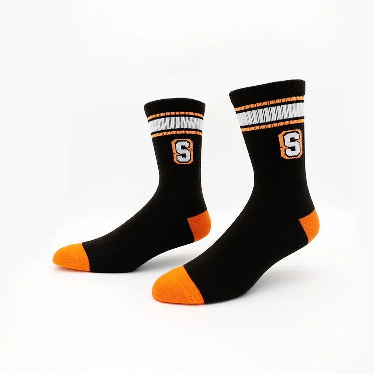 Best-selling Unisex athletic Sneaker 100 cotton men women stocking sport Personalized custom logo warm fashion socks