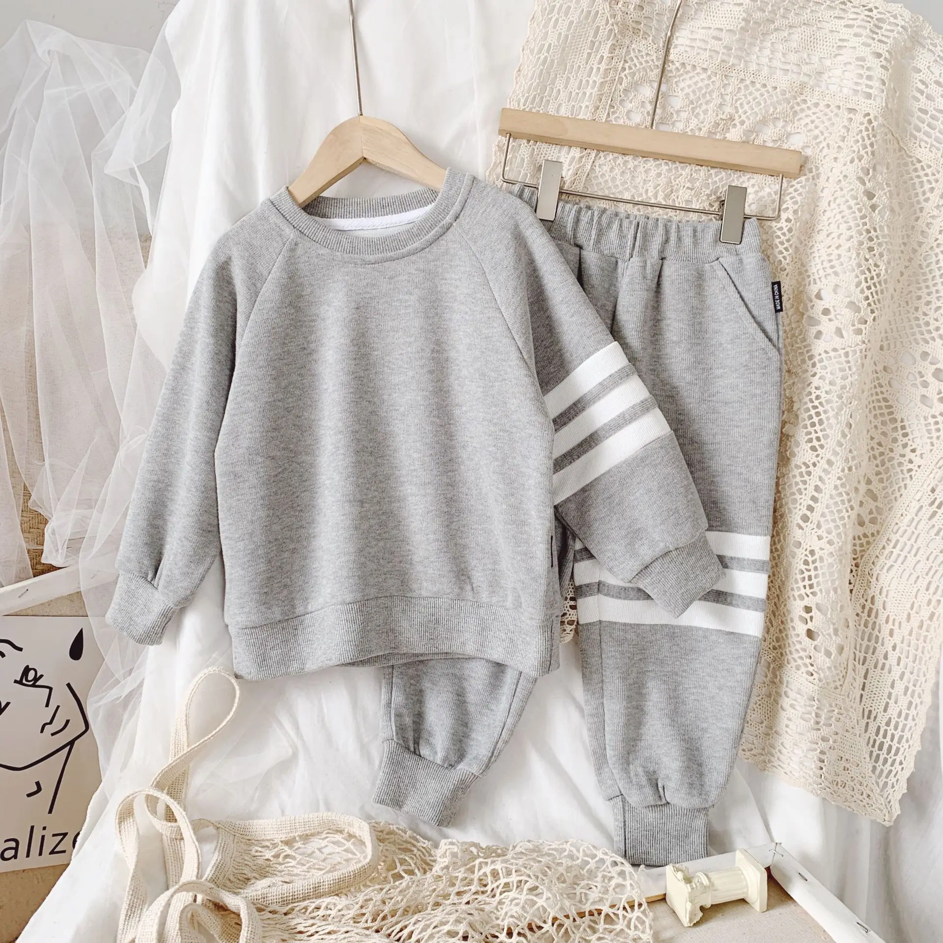 
High quality solid color boys suits cotton sweater 2-piece set kids suit for boys jogging suit 