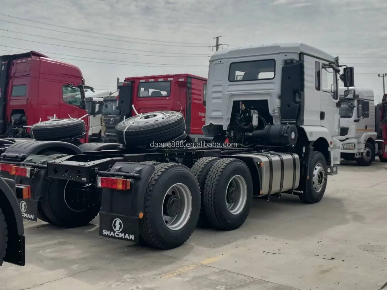 Chinese brand new Shacman H3000 6*4 heavy duty tractor truck head 400Hp LHD RHD with warranty and sleeping bed for Africa
