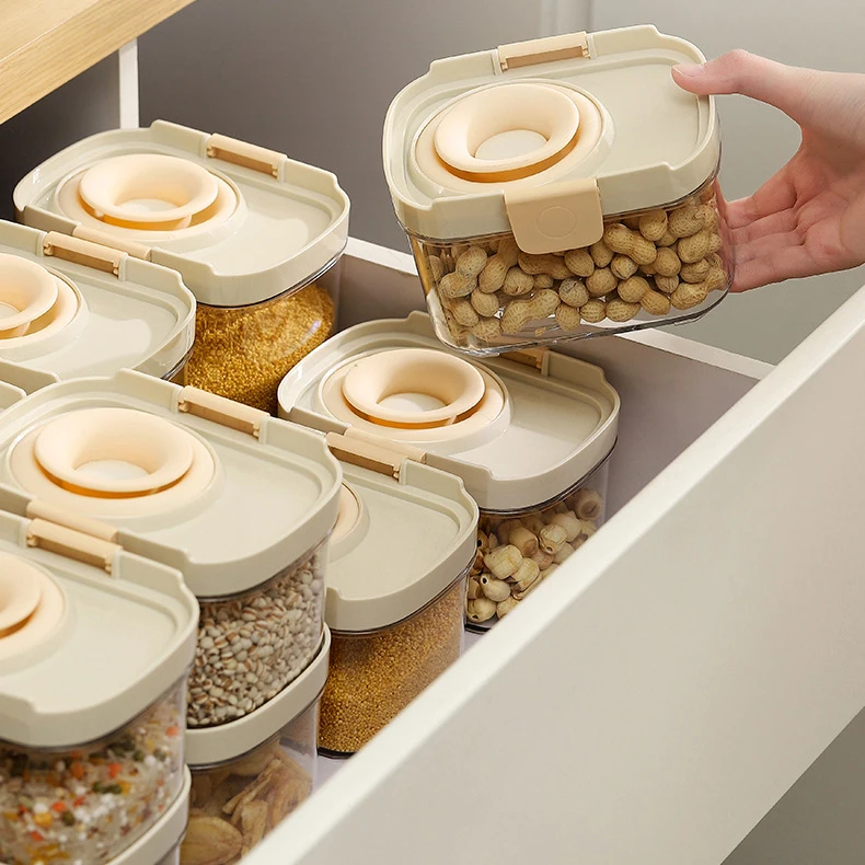 24 New Design Kitchen Food Storage  Stackable with Silicone Retractable Horn Opening Plastic Sealed Jar 700/1500/1900ml