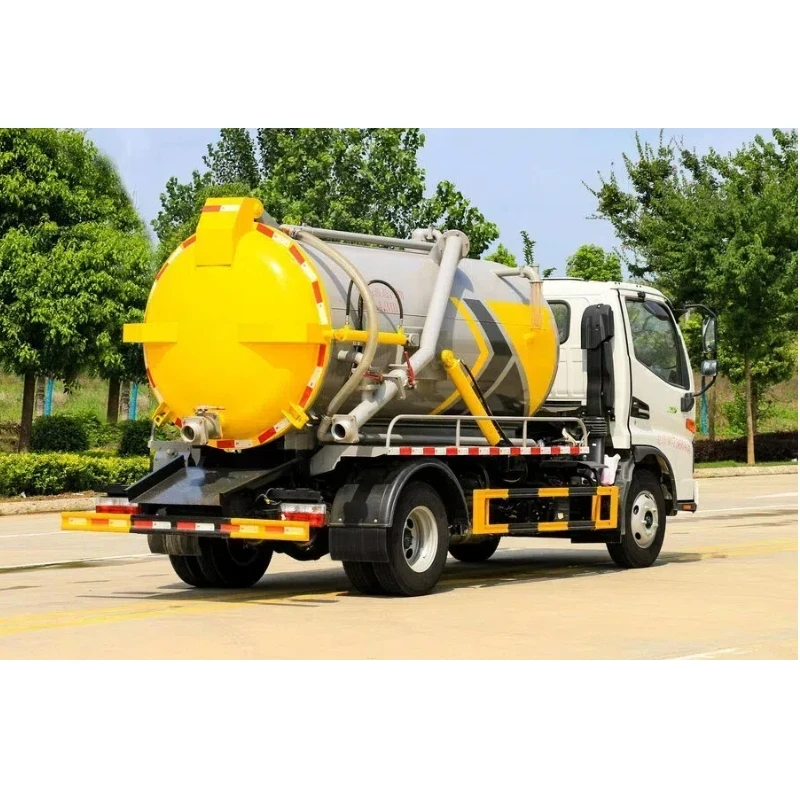 Hydraulic lifting of sewage suction truck and hydraulic opening and closing of tailgate JAC 5 m ³ sewage suction truck