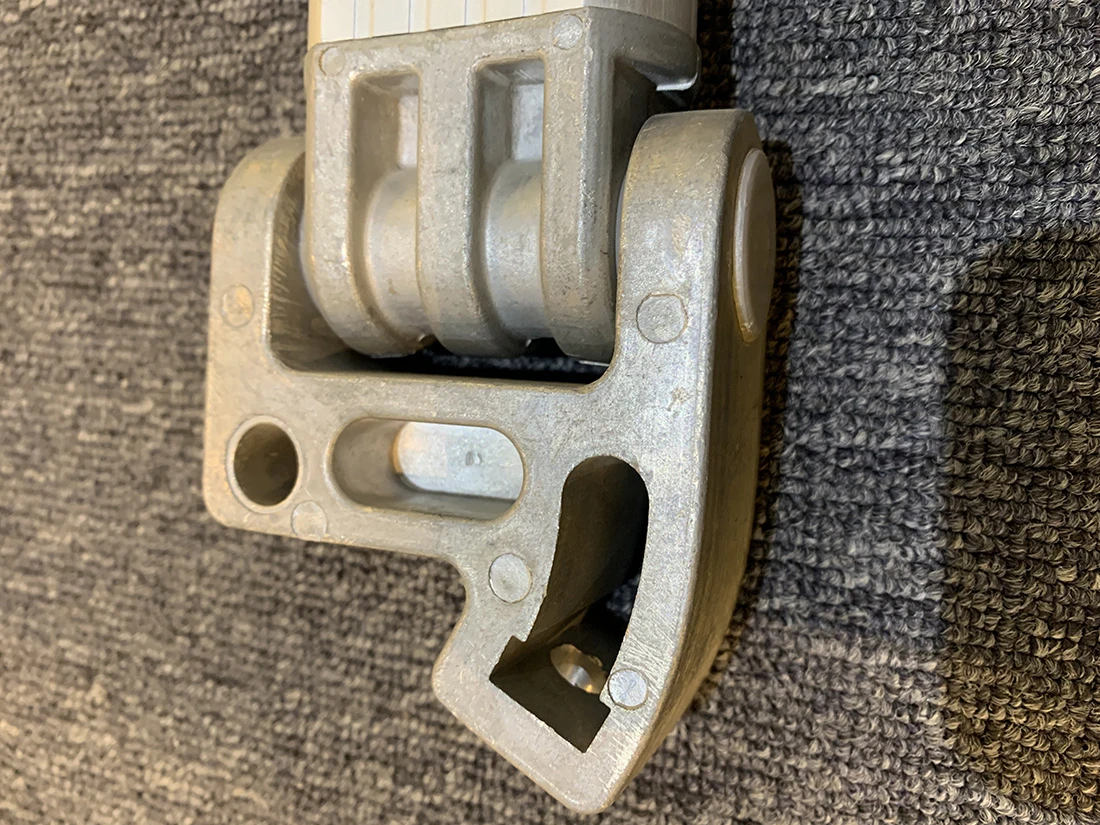 Foshan factory Electric folding arm awning aluminum folding casting chain arm electric aluminum folding arm awning accessories