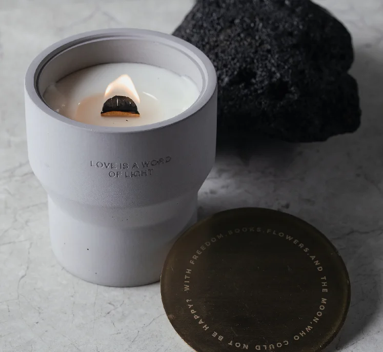 Wholesale scented fragrance candle home decorative gift wood wick essential oil aromatic candles