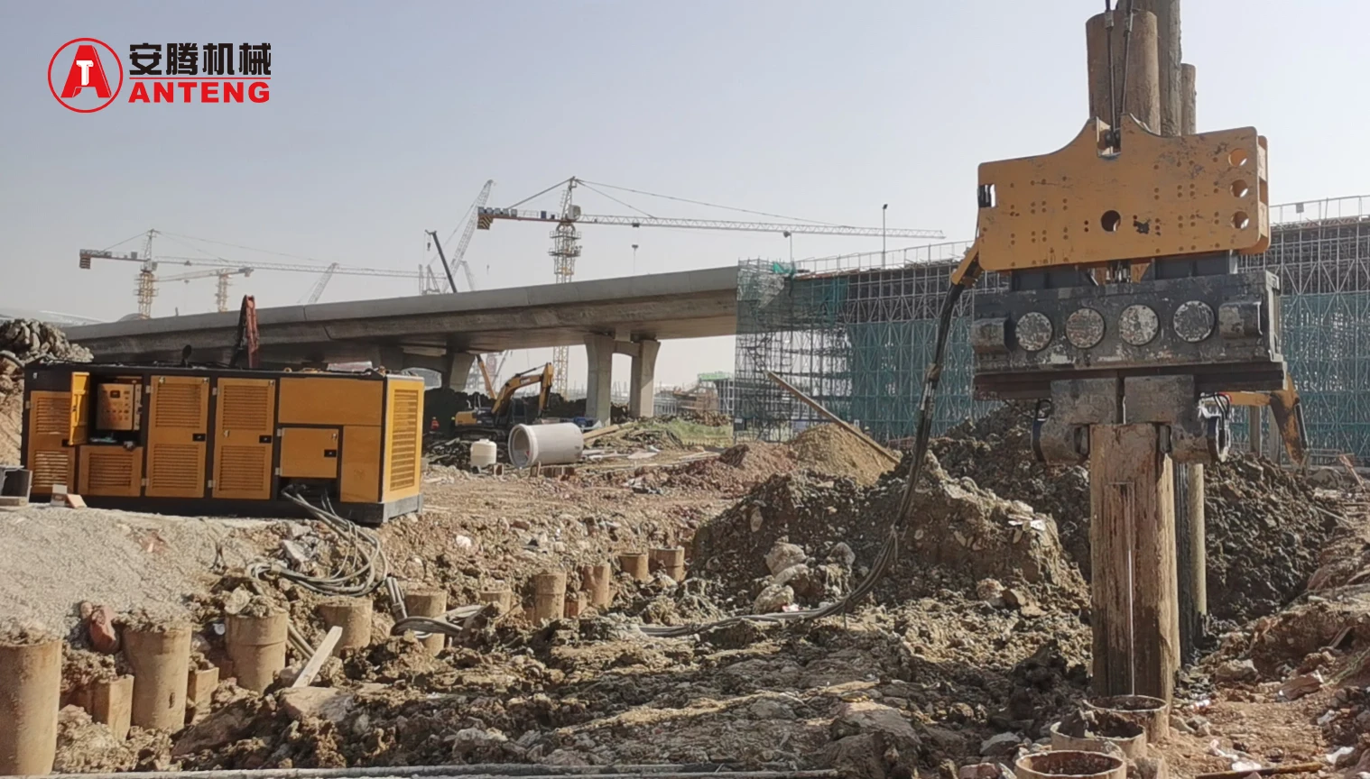 28 kgm Crane Suspended Type Hydraulic Vibro Piling Hammer with single clamp