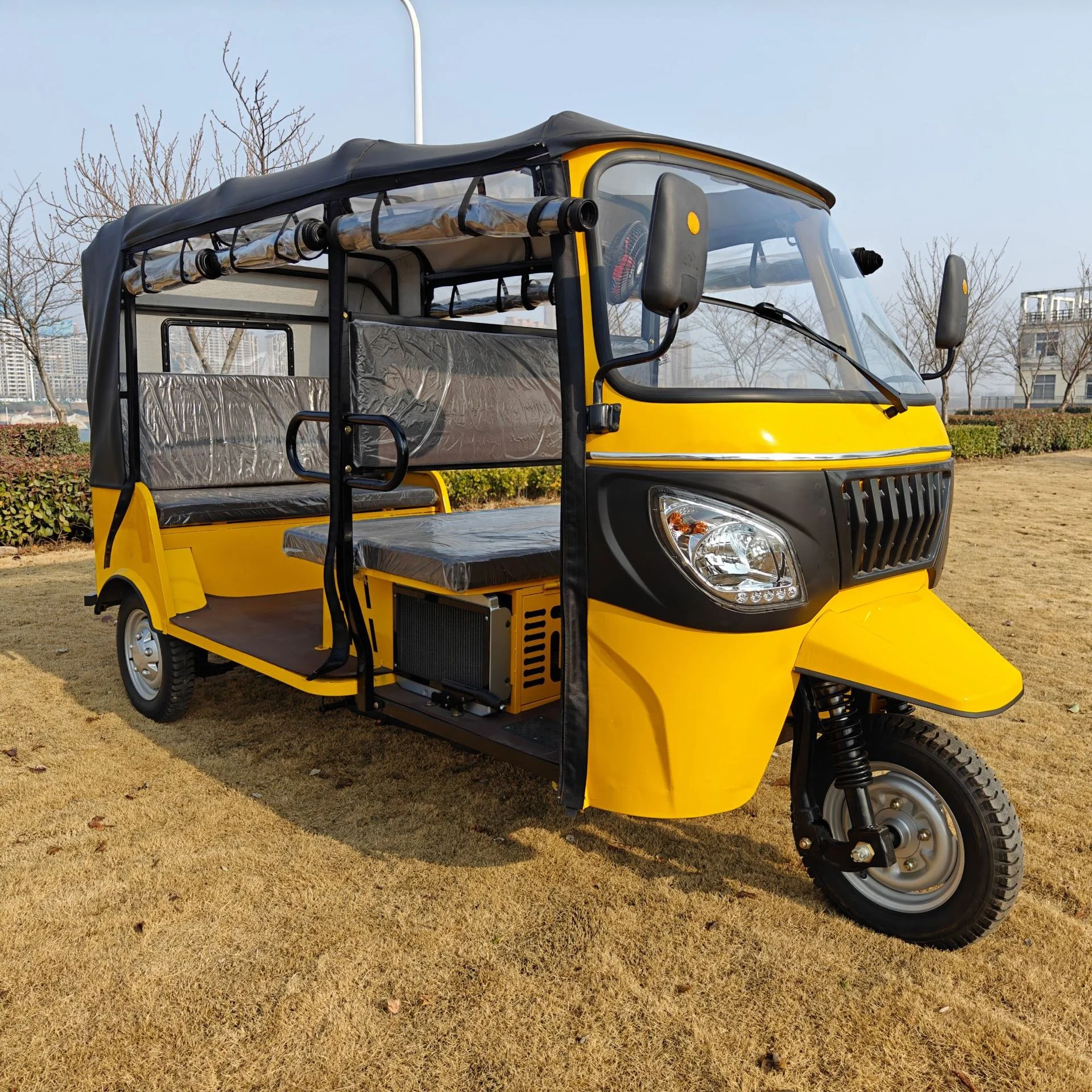 2024 трехколесный велосипед Tuk бензиновый мотоцикл Bajaj недорогой пассажирский tuktuk ho