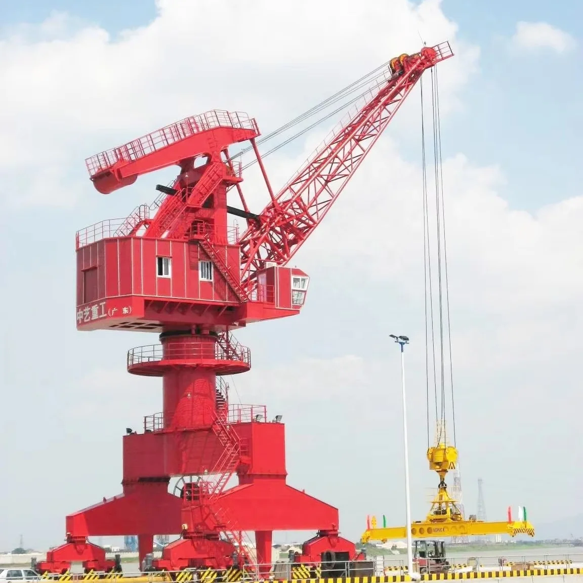 35T Mobile Harbour Container Lift Portal Crane 40T Hydraulic Pedestal Single Jib Portal Crane