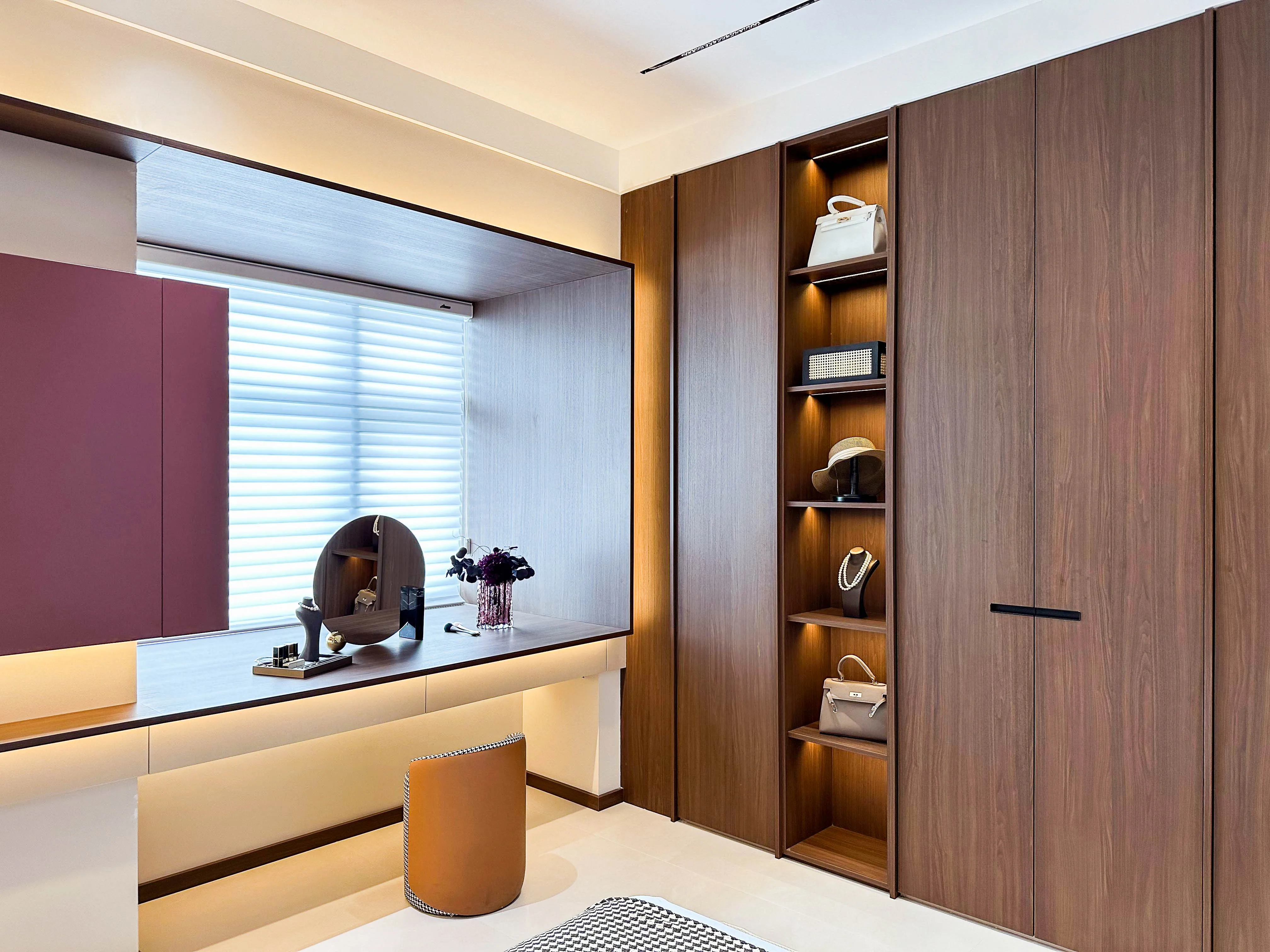 Bedroom home wardrobe large-sized customized furniture antique style wardrobe walnut color