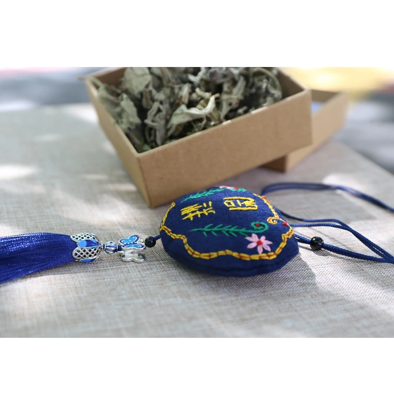 Chinese traditional sachet gifts handcrafted embroidered sachet pendants creative and auspicious embroidered sachets
