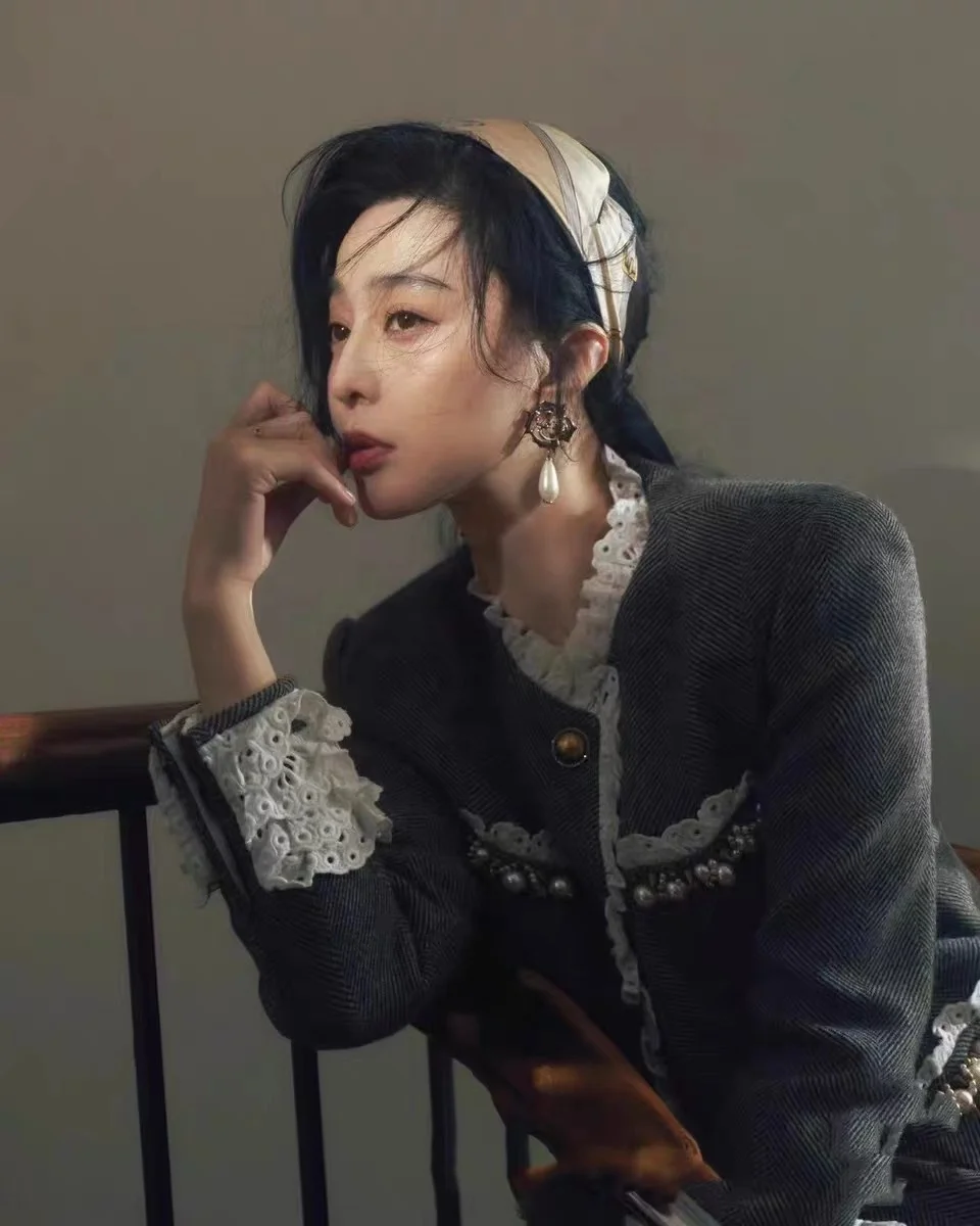 OUDINA New French Retro One Shoulder Slim Long-Sleeved Ladies Tops Latest Design Print Blazers