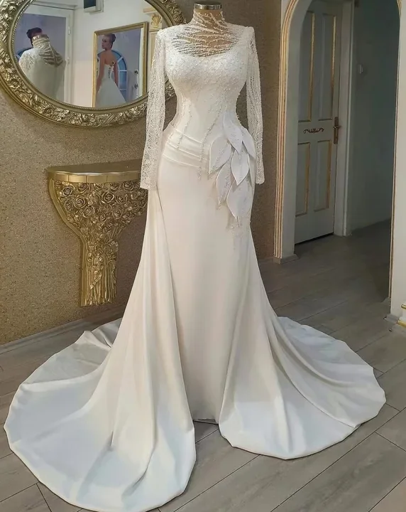 S0893G       Drop shipping  new white lace long tail temperament plus size women wedding dresses mermaid