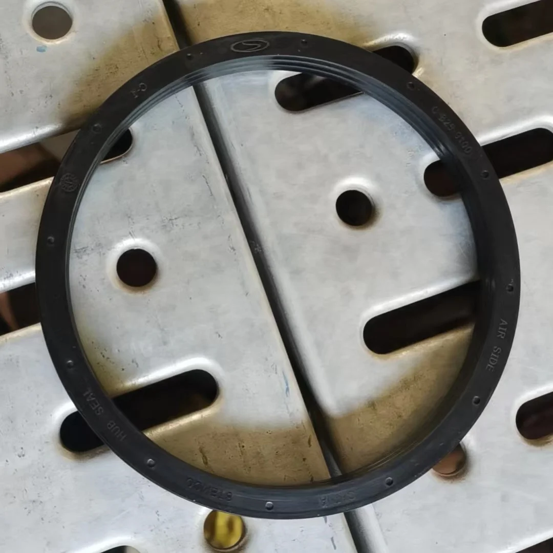 OEM 400359Z00A rear wheel inner oil seal for nissan ud truck