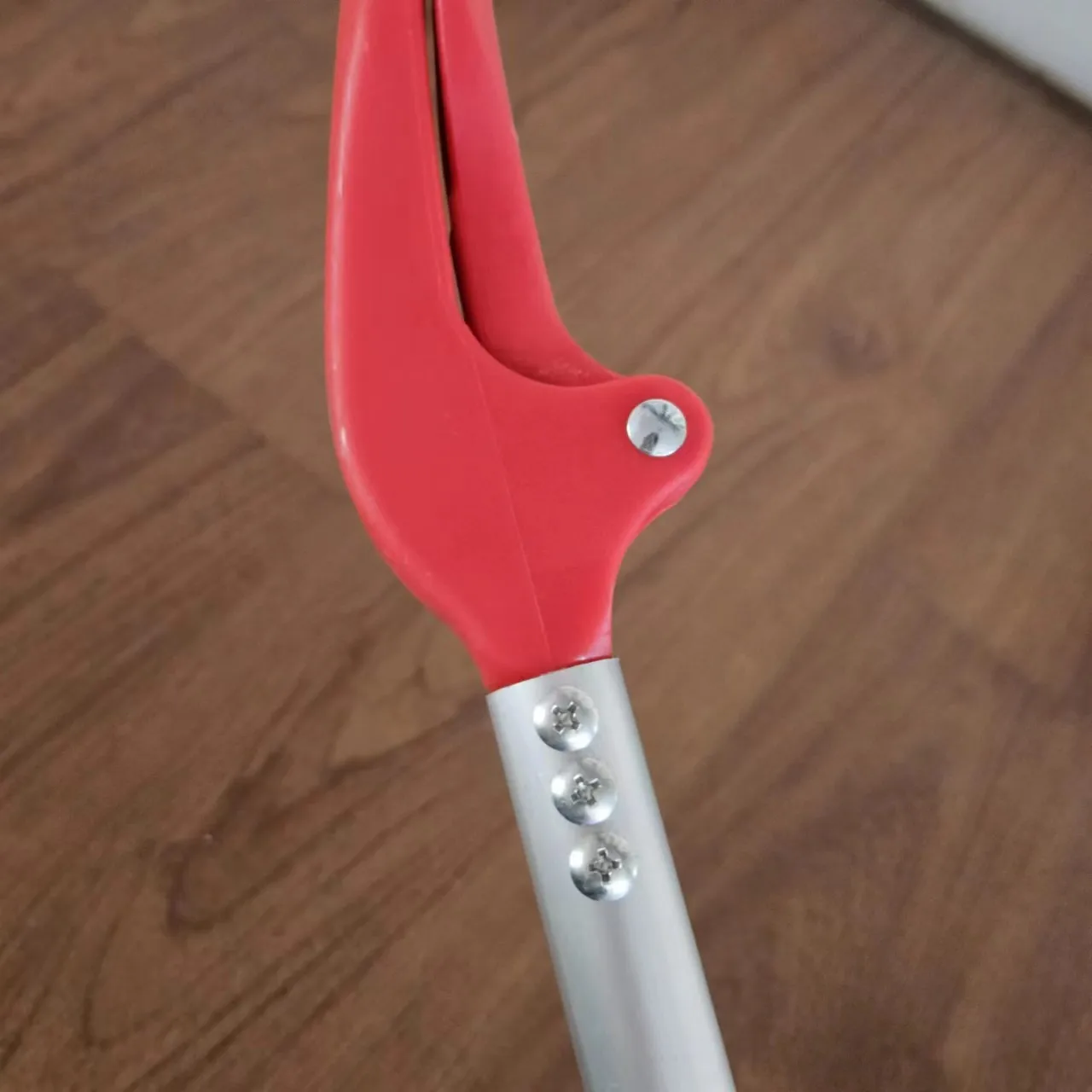 no harm to snake  gentle Snake Tong Reptile Grabber Rattle Snake Catcher Wide Jaw Handling Tool with Lock