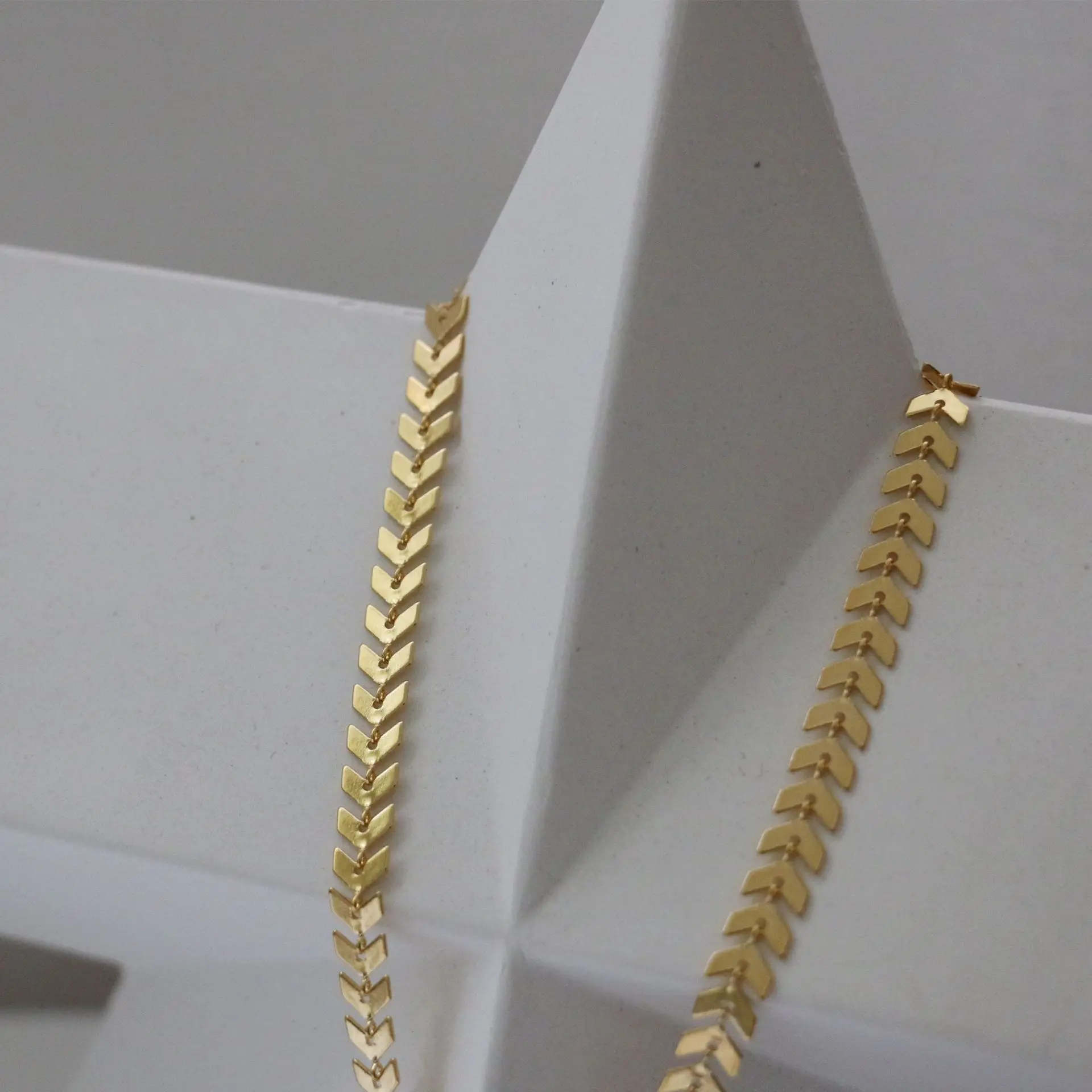 
Peace Olive Leaf Necklace Arrow V-Neck Choker Stack Necklace Fish Bone Chain Collar Necklace for Women 