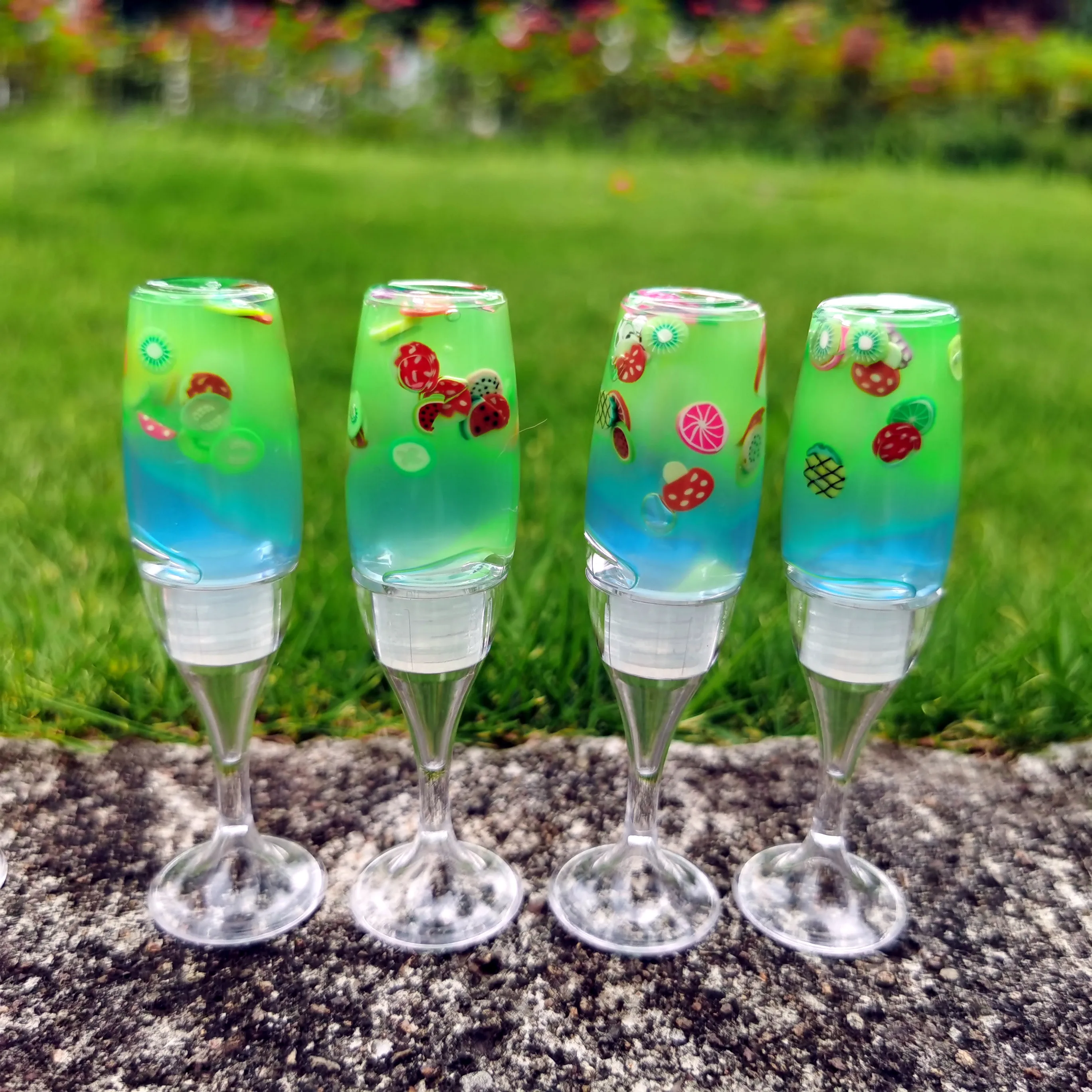 2021 New Wholesale Clear Glitter Vendor Base Bulk Kids Makeup Private Label Lip Gloss Set Cute Make Up Cosmetic Custom Lipgloss