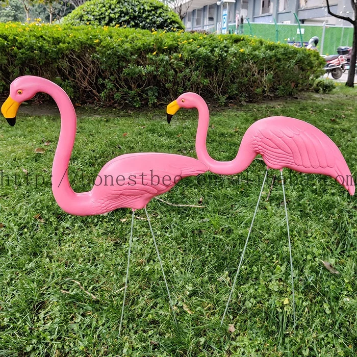 2pcs Plastic Pink Flamingo Yard Ornament Stakes Mini Lawn Statue With Metal Legs Adjustable Feet Length for Sidewalks Garden