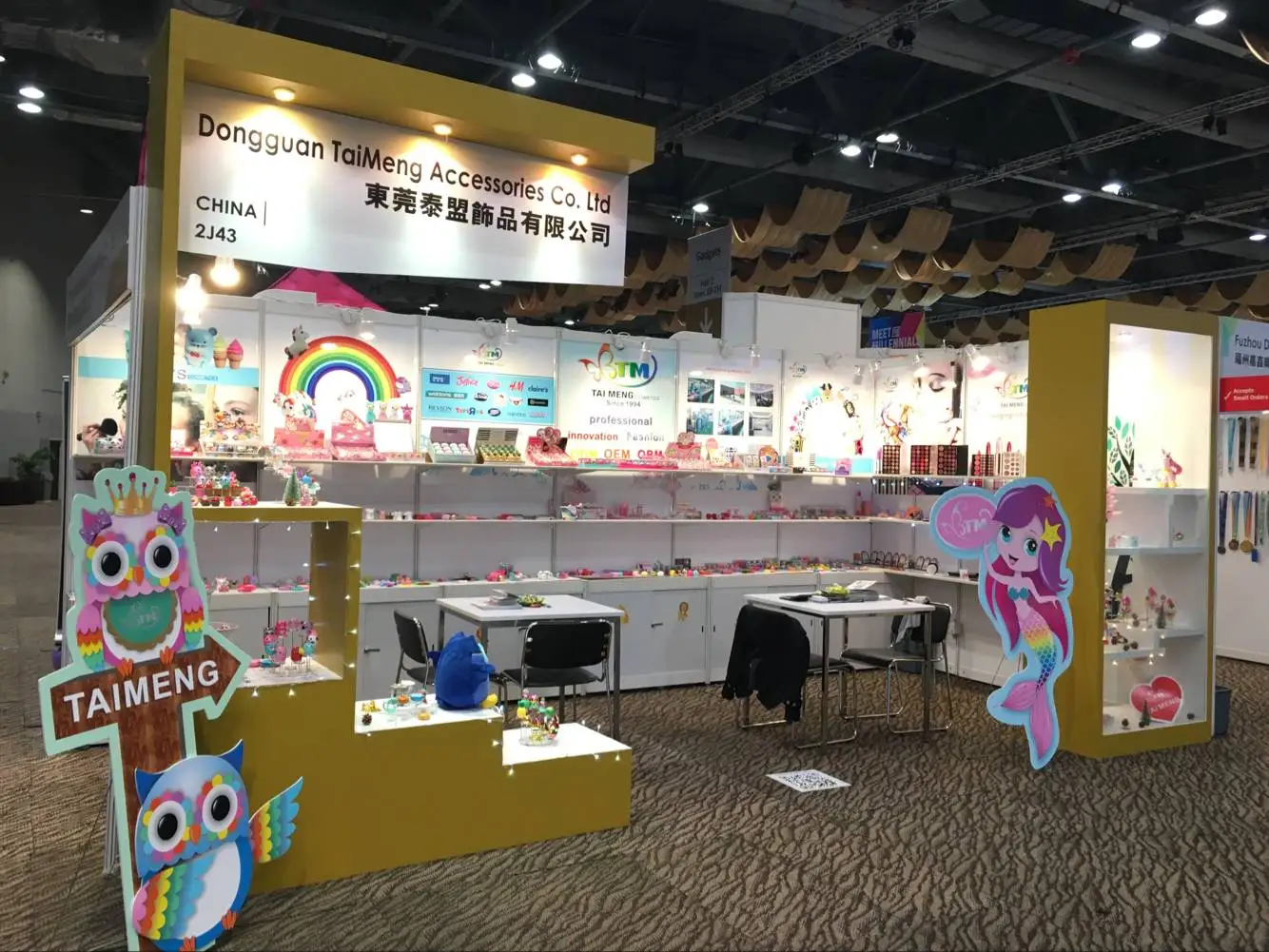 Best Sale OEM Multi-Colored New Design Large Eyeshadow Palette 10 Colors Suitable For Girls