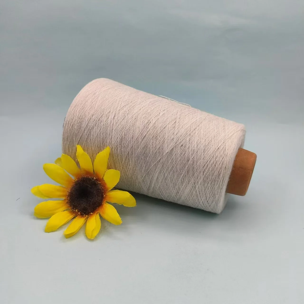 Antistatic 60% Modacrylic 38% Cotton 2% Conductive Fiber Blended Yarn for smart textile