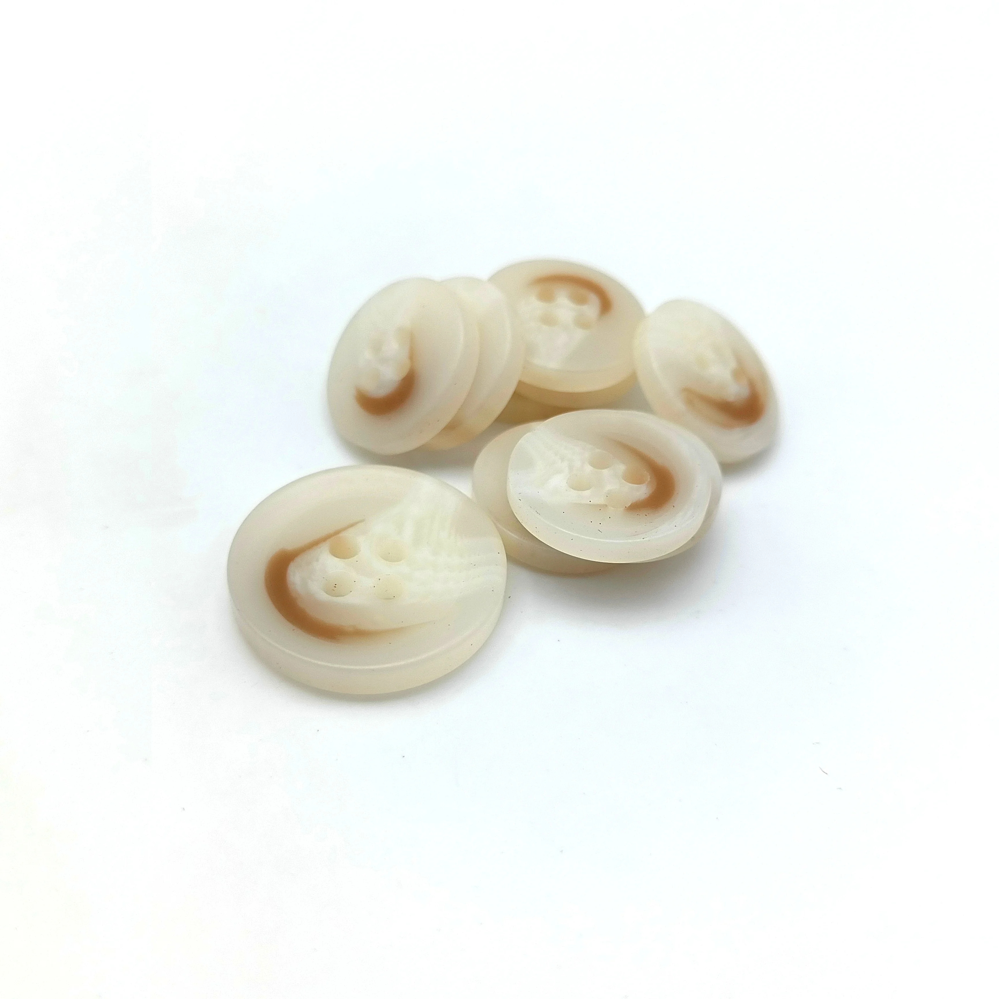 Custom 2022 popular 12mm14mm size 4 hole buttons resin button for the shirts