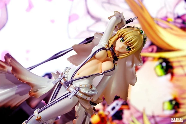 22cm Figures Popular Hot Anime Saber Fate Stay Night Extra CCCC Bride Model Dolls Toy Gift Collect Ornaments PVC Material