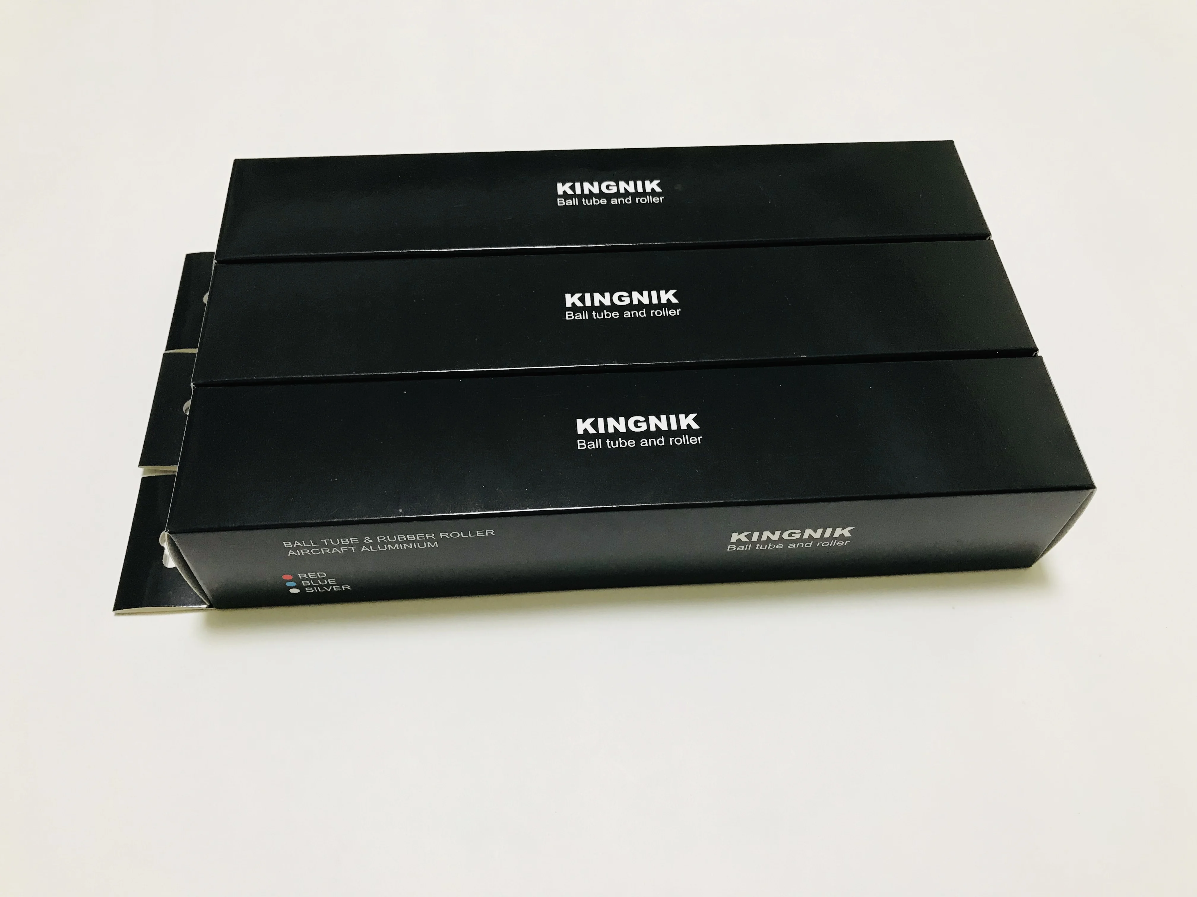 
KINGNIK ALUMINUM TABLE TENNIS SILVER TUBE AND ROLLER ( 5 PCS THREE STAR COMPETITION BALLS INSIDE) 