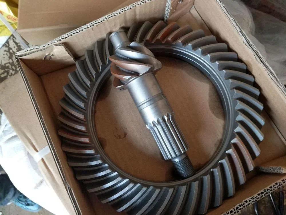 Japan Light Truck Differential Crown Wheel and Pinion Gear for Isuzu NPR