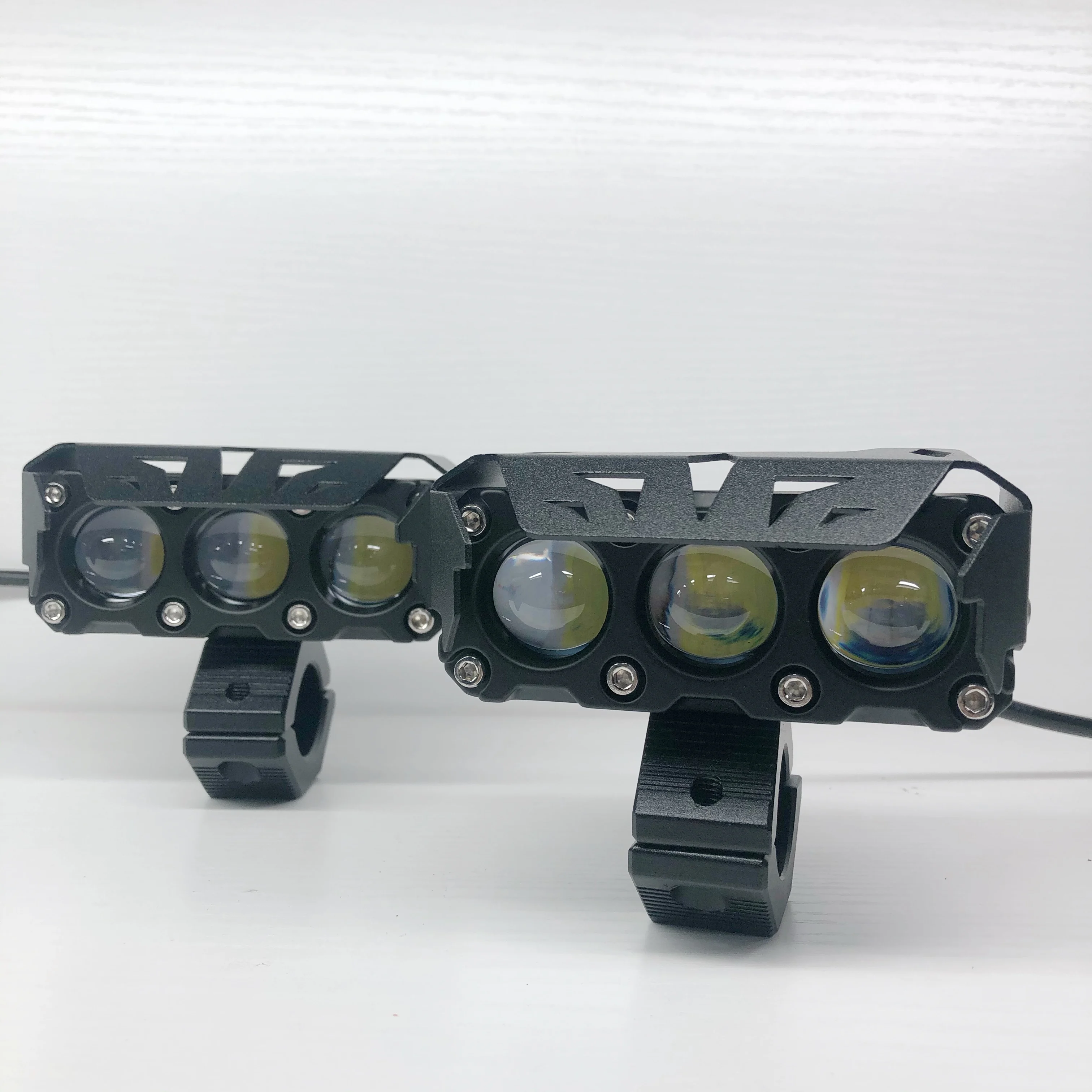 IP67 Motorcycle Dual Color Driving Light 40W LED Headlight Driving Moto Spotlight Auxiliary Light