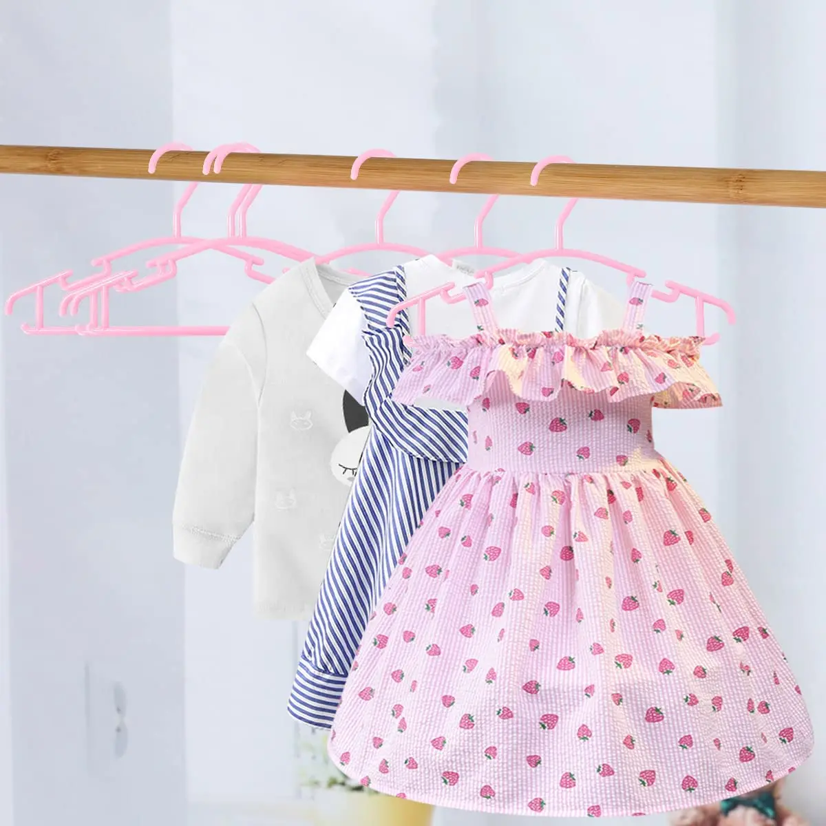 Multi-functional multi-hook wardrobe clothes hanger household plastic baby plastic clothes hanger wholesale