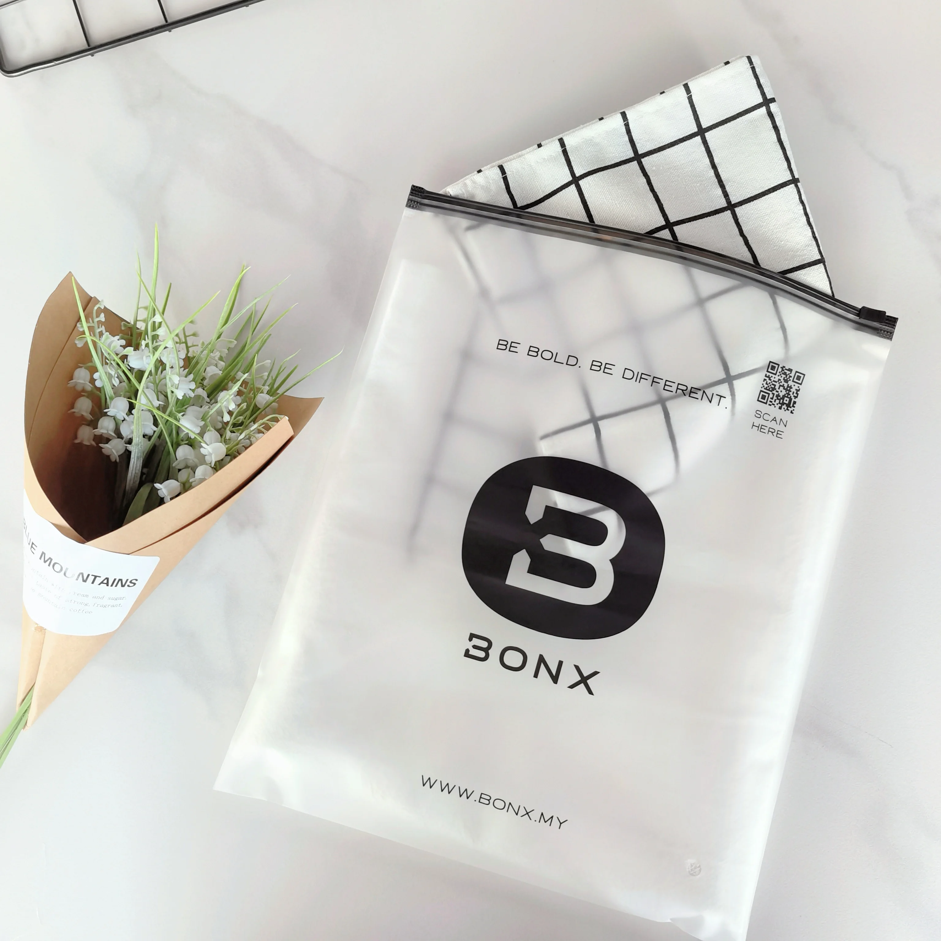 Plastic Clothes Plastic Zipper Bag Plastic Clear Zip Lock Bags Custom Frosted Zipper Bags For T Shirts