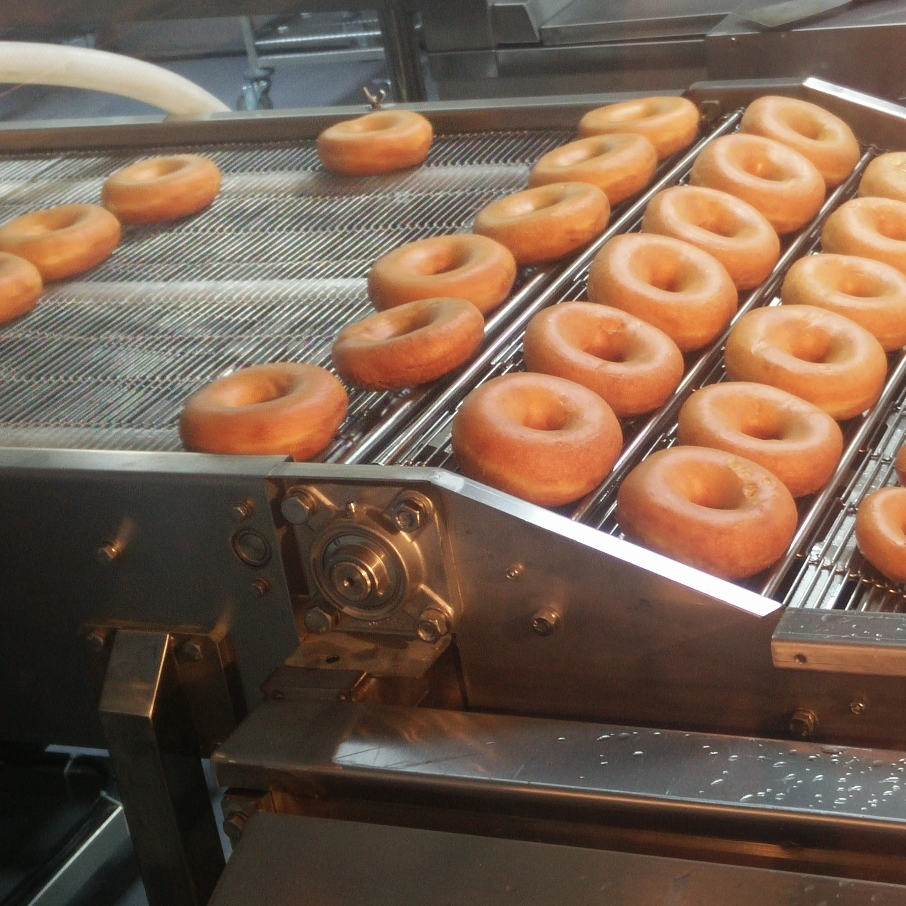 Fully automatic donut production line fryer system industrial yeast-raised doughnut frying machine yeast donut maker