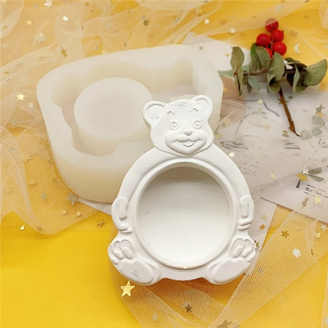 Manufacturer Supply Concrete Candle Holder Mold Bear Candlestick Plaster Silicone Molds