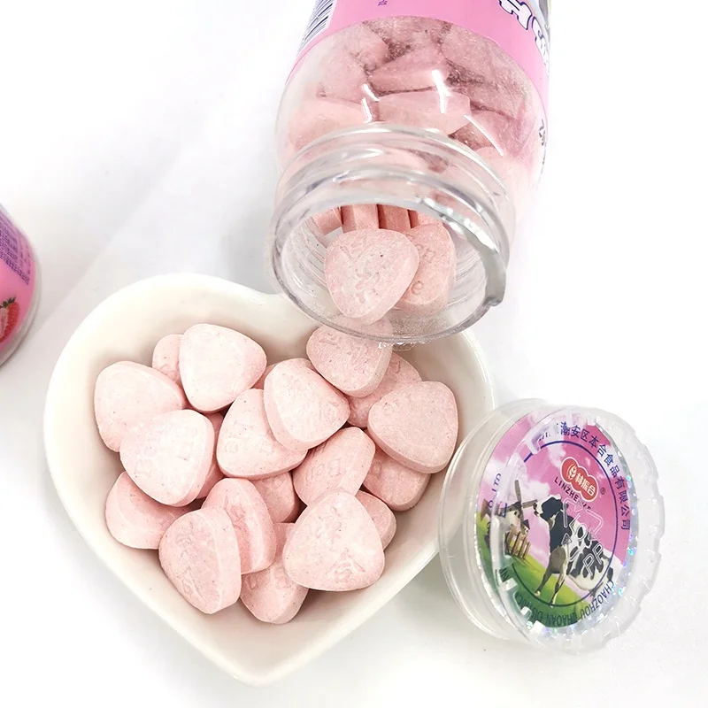 Sweet taste strawberry flavor crispy chewable  pressed milk tablet candy for kids