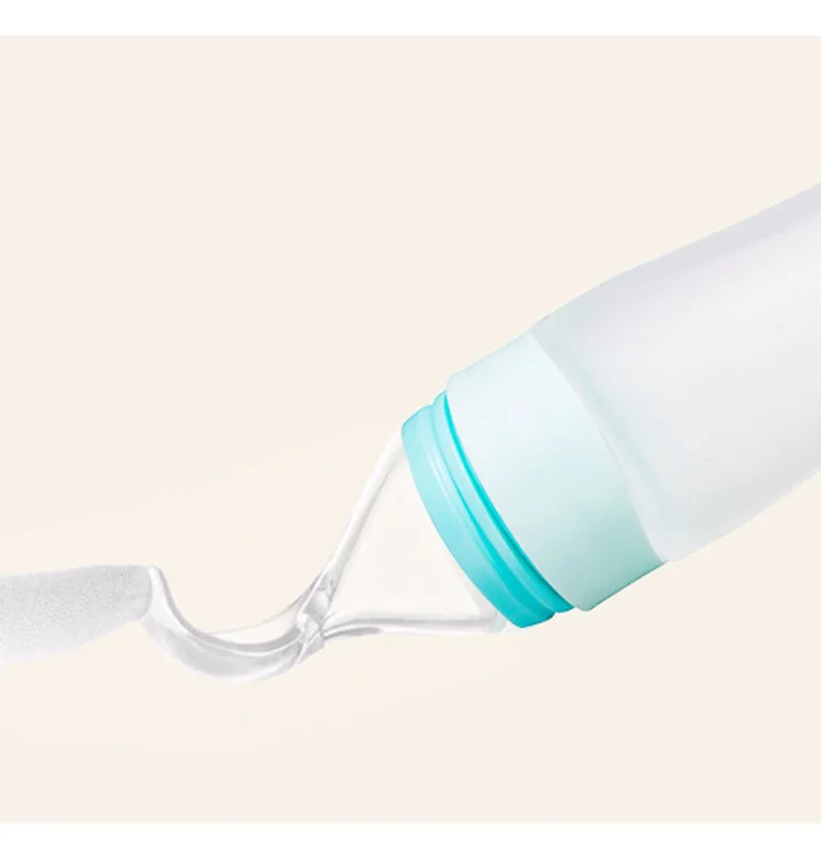 Portable Food Grade Toddler Portable Feeder Squeezable With Spoon For Newborn BPA Free Silicone Baby Feeding Bottle
