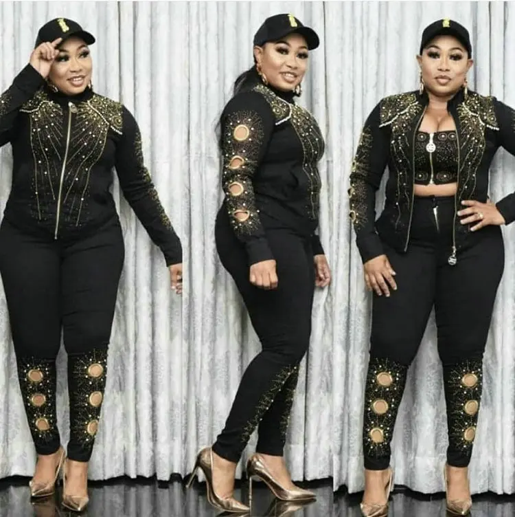 Женский Джинсовый укороченный комплект из 3 предметов с вышитым бисером логотипом на заказ