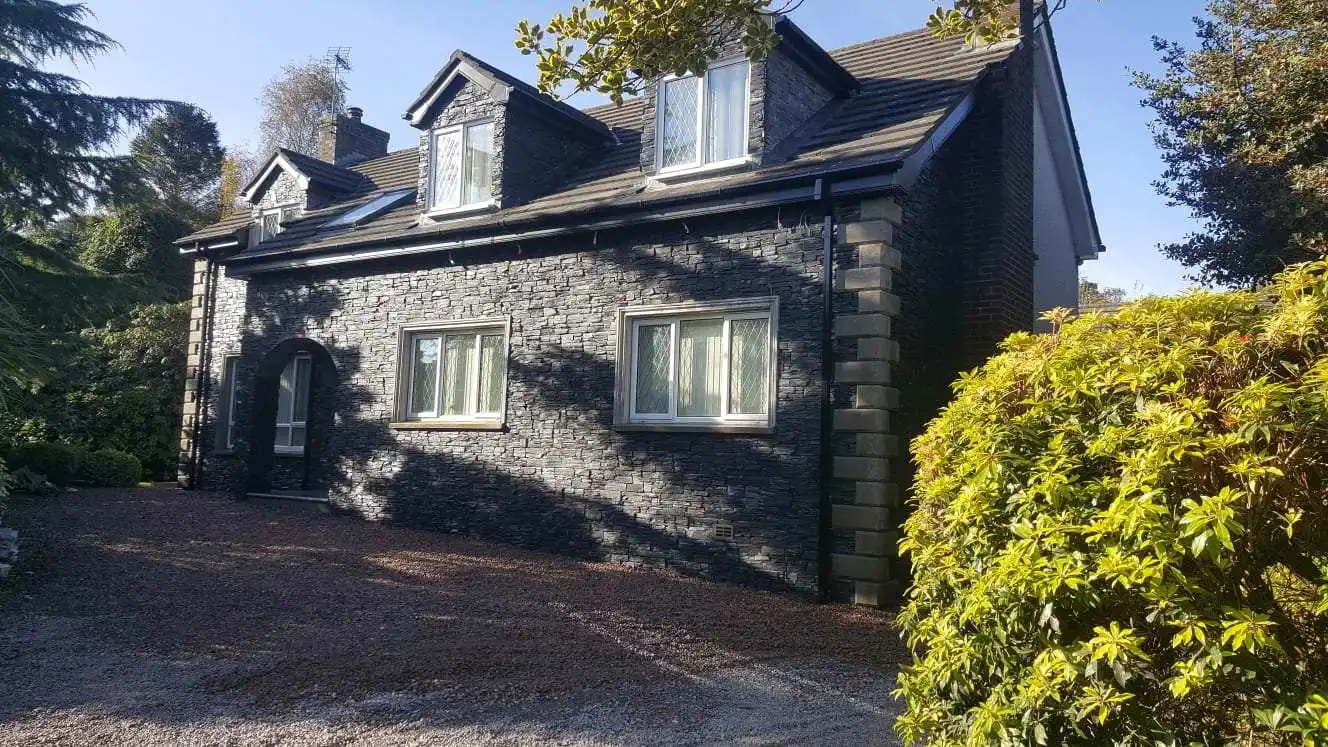 Factory Supply Black Stacked Stone For Exterior Wall Cladding, Cheap  Decorate Wall Veneer Stone+