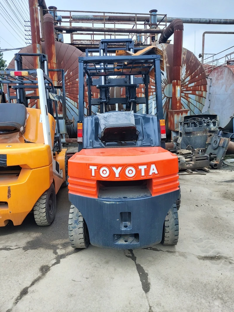 TOYOTA 30 Used Forklift TOYOTA 25 Used Forklift mini good condition 3ton small TOYOTA30 japan original used TOYOTA30 forklift