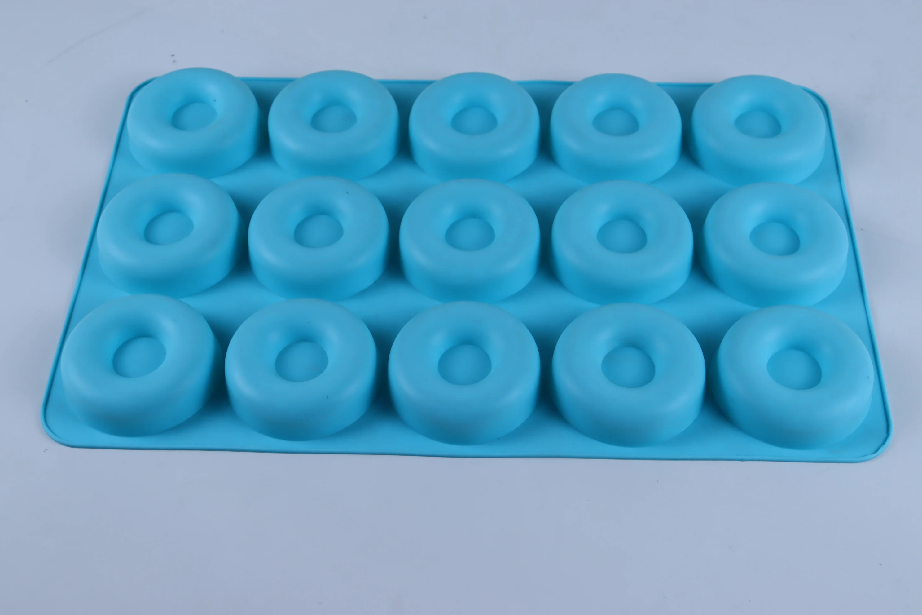 Donut silicone mold diy cake decoration Jelly pudding mold Oven baking tool Herbal cake mould