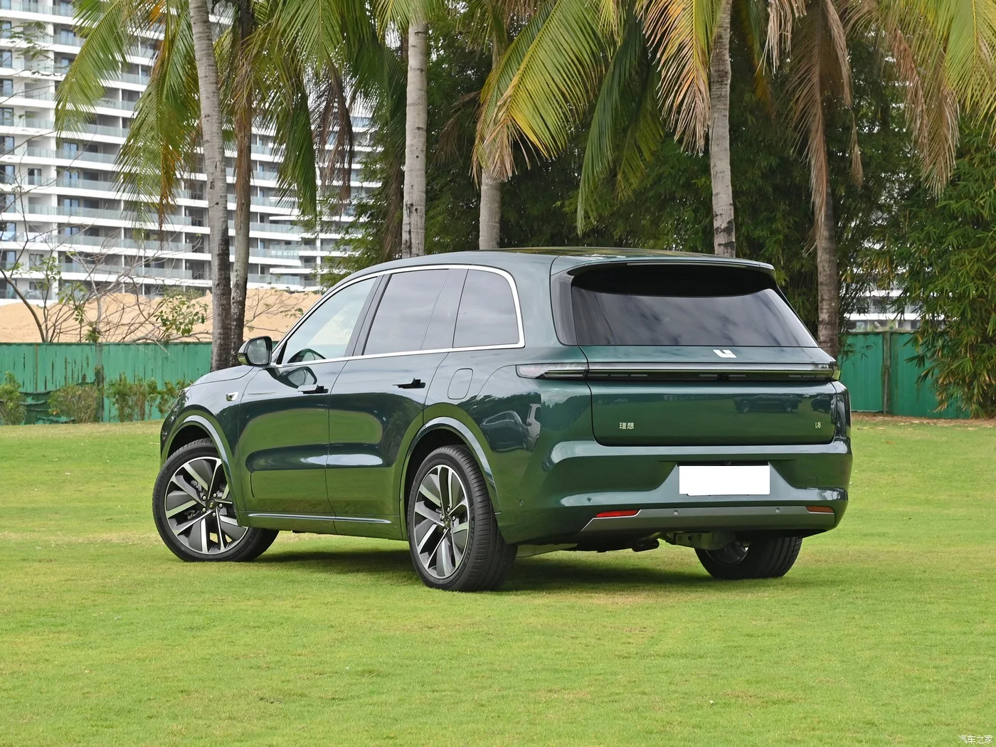 Extend Range Electric Vehicle China Lixiang L8 Turbo Long Range Version Stock Car Low Price For Sale