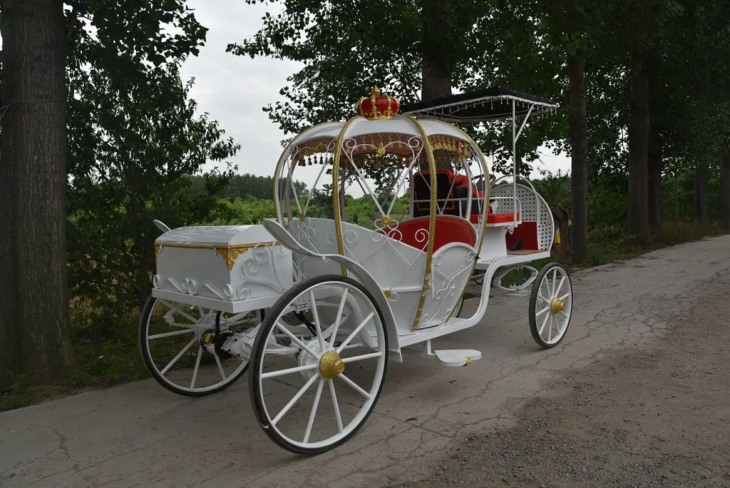High quality Electric operated horse carriage with diamond decorated pumpkin carriage for sale