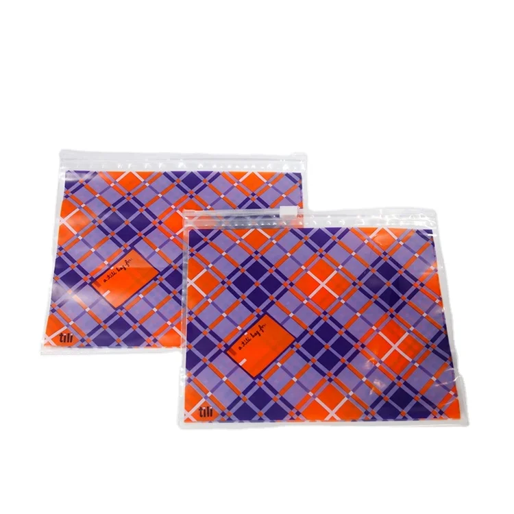 Прозрачный пластиковый пакет с застежкой-молнией